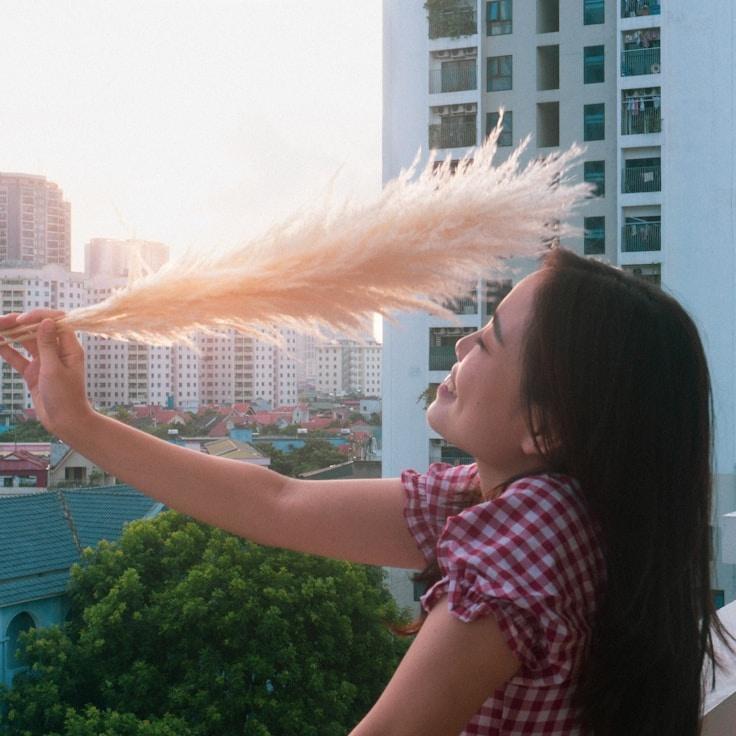 Jordan Lee, Client Relations Director, discussing corporate gifting strategy with business clients